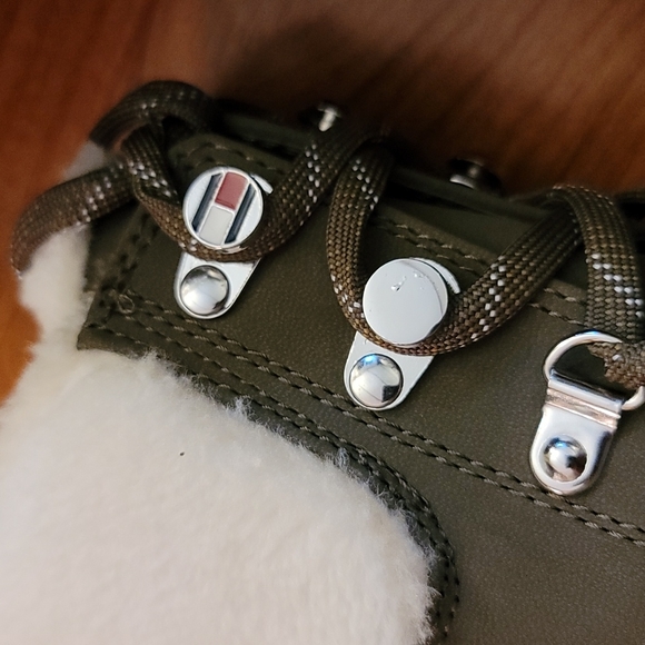 Tommy Hilfiger Dark Green FABY2 Lug Sole Boots - Picture 2 of 8